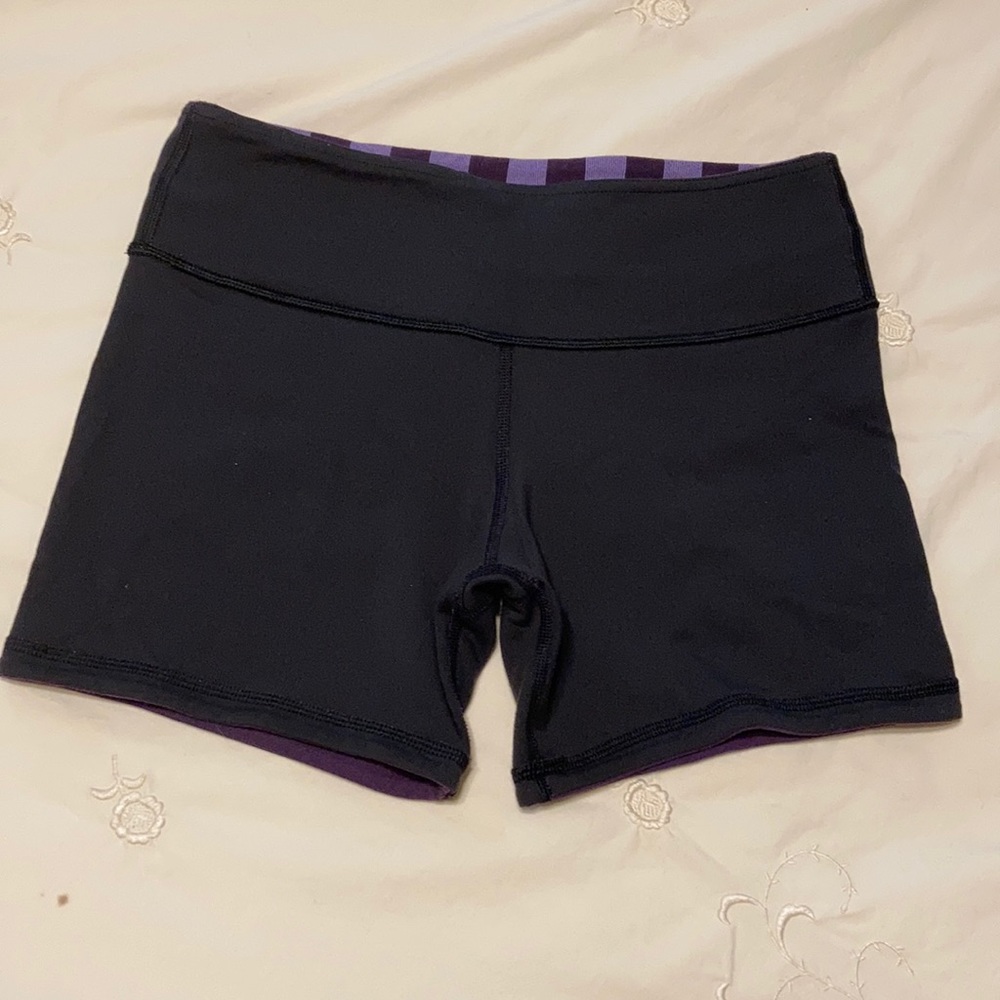 Lululemon reversible black purple workout shorts 6